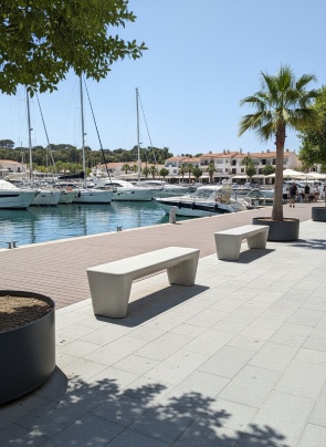 RYM URBAN FURNITURE, S.L. Photo 1