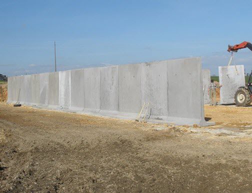 钢筋混凝土墙 / 预制 / 带有模块化面板