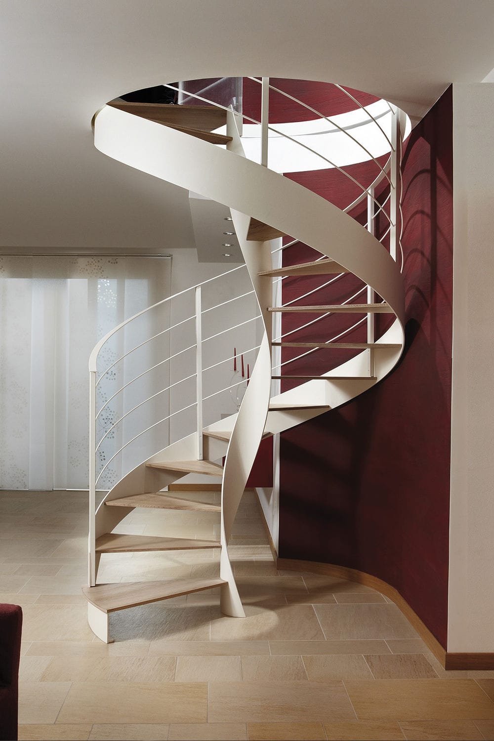 螺旋楼梯 / 钢结构 / 木台阶 / 无踢板