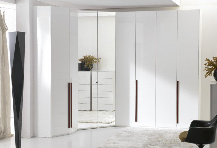 转角衣柜 / 现代风格 / 木质 / 平开门式