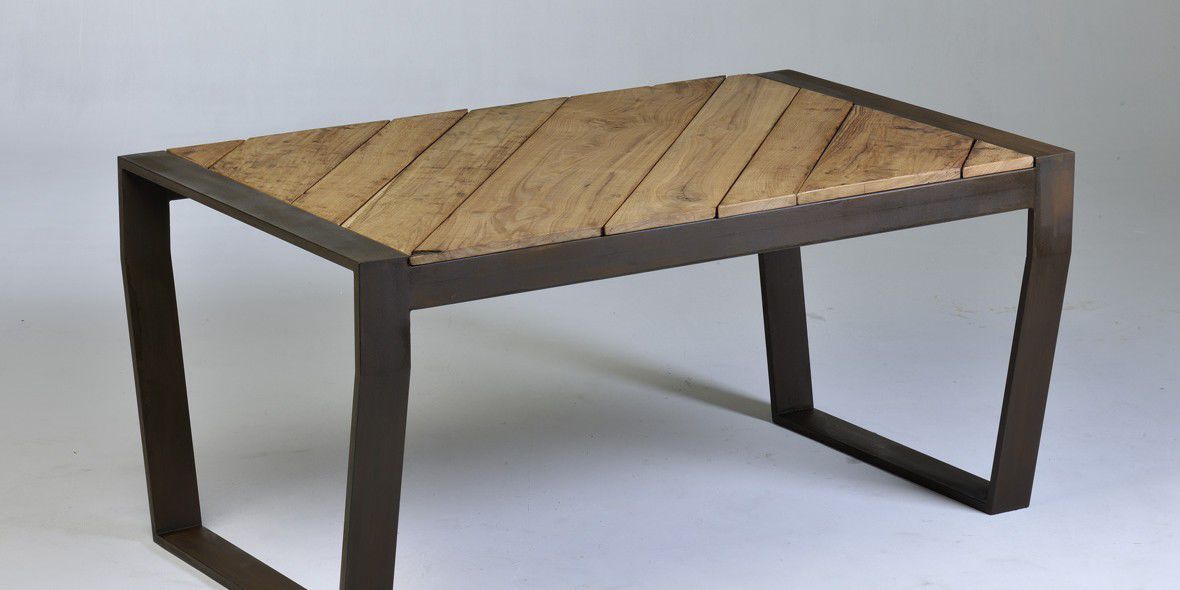 现代风格餐桌 / 重蚁木 / 特种钢 / 粉末涂层钢