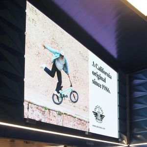 壁挂投影幕布