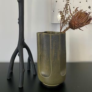 现代风格花瓶
