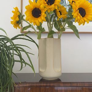 现代风格花瓶