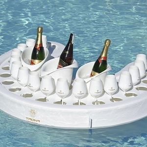 游泳池花园酒吧