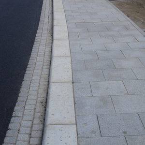 石材路缘坡道
