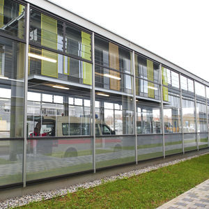 百叶窗式建筑遮阳板