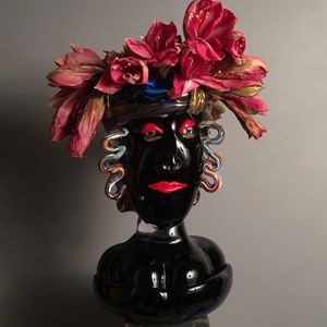传统风格花瓶