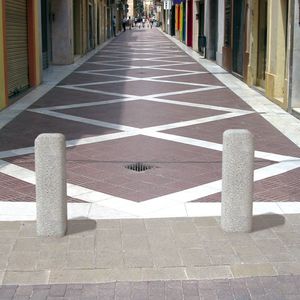 防护桩 1