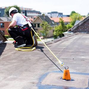 屋顶防坠落锚定装置