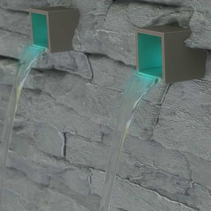 游泳池瀑布 1