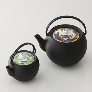 瓷质茶壶