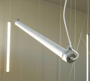 悬挂式灯具 / 明装 / LED 式 / 管状
