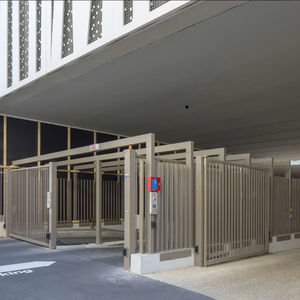 带栏杆围栏