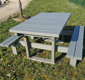 现代风格野餐桌
