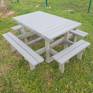 现代风格野餐桌