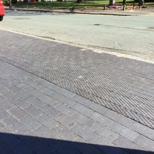 黏土路面砖
