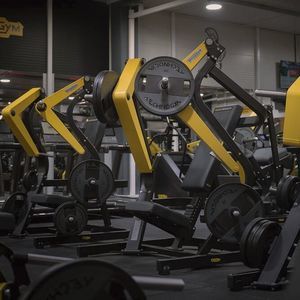 胸部推举健身器械 1