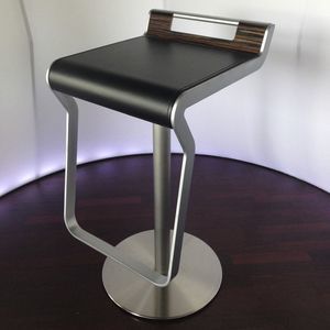 现代风格工作凳 1