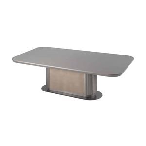 现代风格餐桌