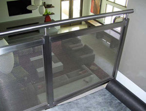金属护栏