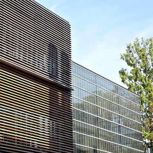 木质建筑遮阳板