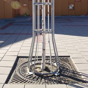 电镀钢护树架 1