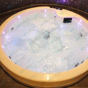 暗装水疗游泳池