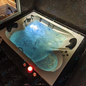 地上水疗游泳池