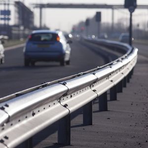 钢道路安全栏