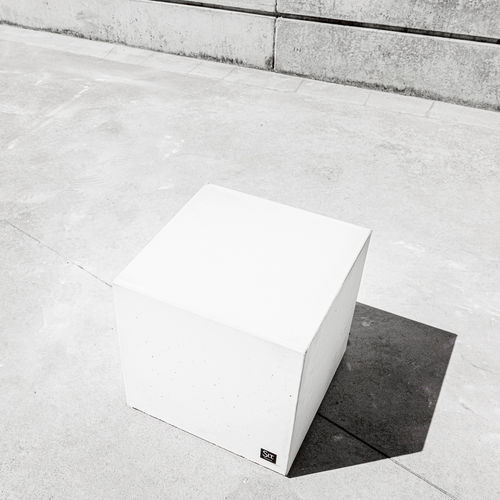 现代风格凳子 - FORM : 541 - SIT Urban Design - 混凝土 / 正方形 / 公共空间