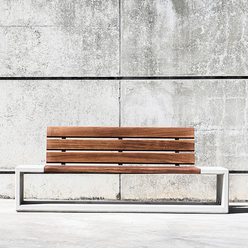 现代风格公共长椅 - OUTLINE : 531 - SIT Urban Design - 木质 / 混凝土 / 带椅背