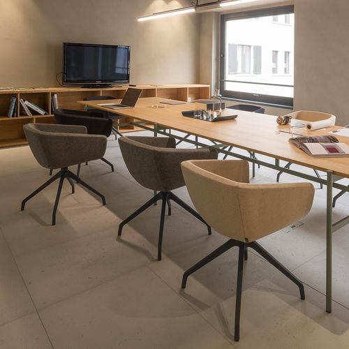 现代风格桌 - BLADE - True Design srl - 实木 / MDF / 钢座桌脚