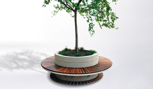 现代风格公共长椅 - BS15CR CANTILEVERED - botton & gardiner urban furniture - 木质 / 铝铸铁 / 带花坛