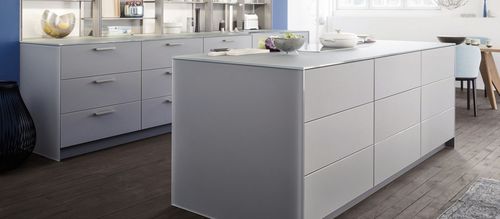玻璃厨房台面 - THIN WORKTOPS - LEICHT - 花岗岩 / 厨房 / 烤漆