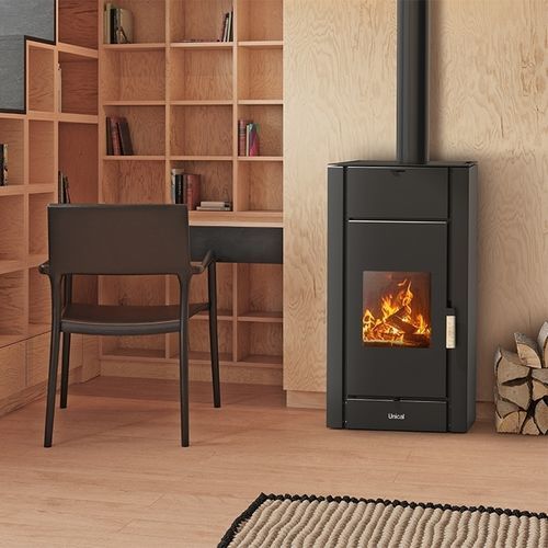 木材采暖炉 - LENI 13 - UNICAL AG S.p.A. - 10 kW...20 kW / 独立式 / 现代风格