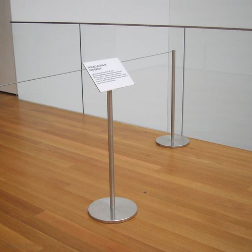 室内布告板 - Q  - Absolute Museum & Gallery Products Ltd - 移动式 / 不锈钢