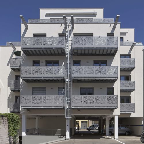 HPL护栏 - CELLON - BV RHEINLAND-PFALZ - Bruag Design Factory AG - 板式 / 户外 / 用于阳台