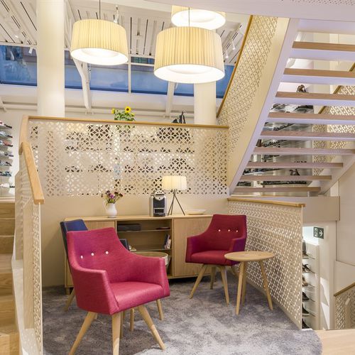 板式护栏 - Schuhhaus Schneider - Bruag Design Factory AG - 室内 / 用于楼梯 / 用于夹层