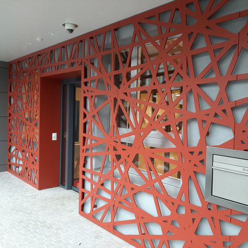 HPL通风外墙 - CELLON - RAIFFEISEN SPREITENBACH - Bruag Design Factory AG - 有色
