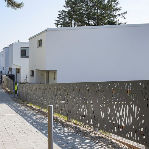 隔挡围栏 - CELLON RUTHNERGASSE WIEN - Bruag Design Factory AG - 板式 / 花园 / HPL