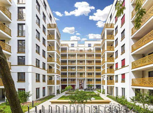 板式阳台 - CELLON WALLSTRASSE BERLIN - Bruag Design Factory AG - 带孔薄钢板 / HPL