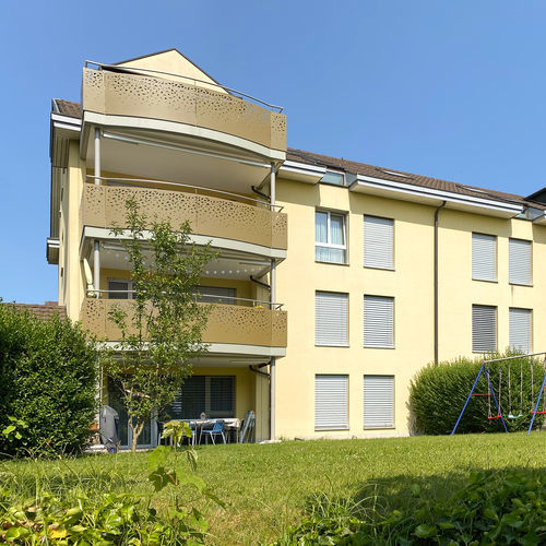 HPL护栏 - CELLON - Nielsenstrasse Buchrain - Bruag Design Factory AG - 板式 / 户外 / 用于阳台