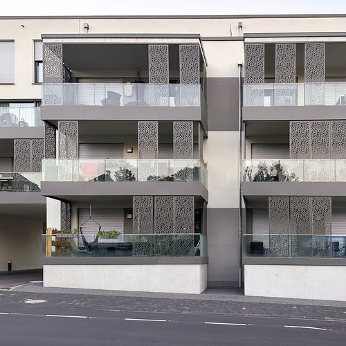 HPL建筑遮阳板 - CELLON -Wohnpark St. Maximin Bitburg - Bruag Design Factory AG - 用于外墙 / 立式 / 滑动