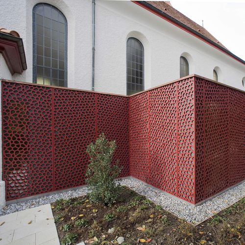 室外装饰装饰面板 - FORMBOARD TOP PINE - CHURCH ARLESHEIM - Bruag Design Factory AG - 木纤维 / 穿孔 / 隔挡
