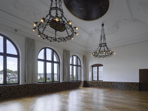 壁挂装饰面板 - CITY HALL ZURICH - Bruag Design Factory AG - 胶合板 / 穿孔