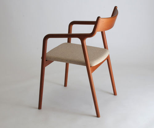 现代风格椅子 - PEPE - Miyazaki Chair Factory - 室内 / 木质 / 布艺