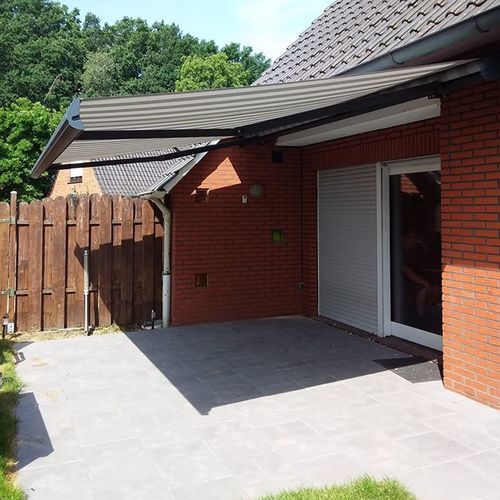 折臂遮阳棚 - 210 - Kadeco Sonnenschutzsysteme GmbH - 机动 / 露台 / 个性化颜色
