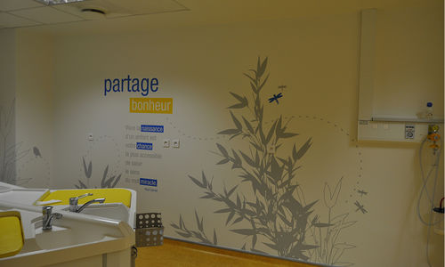 文字墙贴 - HÔPITAL SARREGUEMINES - Atelier d'Art Osmoze - Design & décoration murale - 公共机构用 / 乙烯基