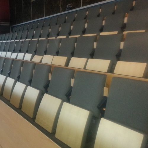 现代风格剧院椅 - Volta - X - Jezet Seating - 室内 / 防火布料 / 涂漆金属桌脚